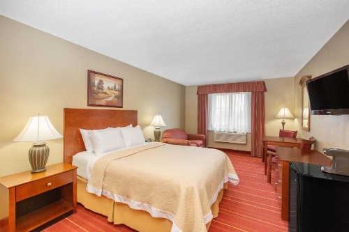 Days Inn by Wyndham Salina I-70 image 5